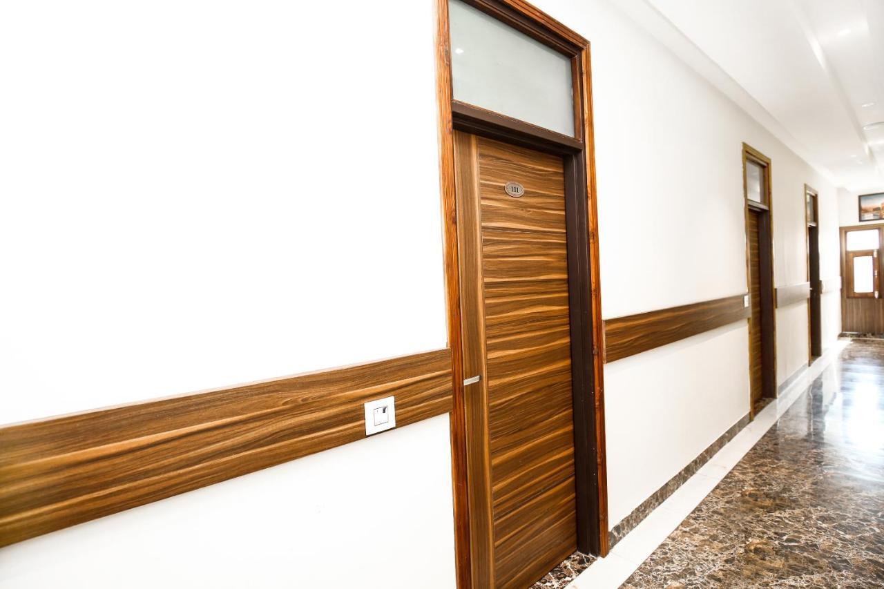 Hotel Woodcrest Zirakpur Chandigarh- Best Family Hotel - Luxurious Rooms - Unit Of Sidham Group Экстерьер фото