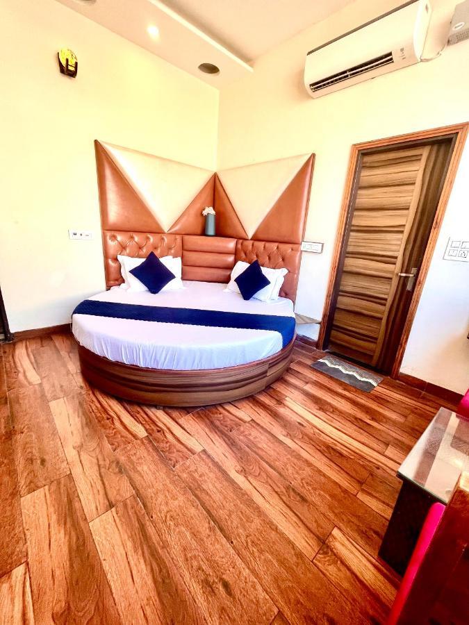 Hotel Woodcrest Zirakpur Chandigarh- Best Family Hotel - Luxurious Rooms - Unit Of Sidham Group Экстерьер фото
