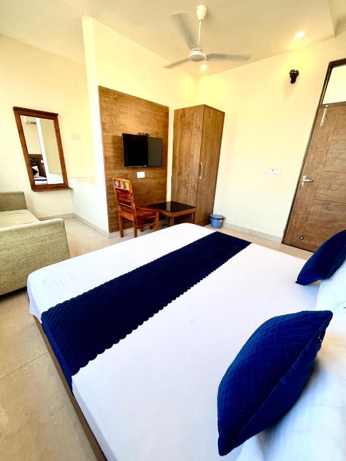 Hotel Woodcrest Zirakpur Chandigarh- Best Family Hotel - Luxurious Rooms - Unit Of Sidham Group Экстерьер фото