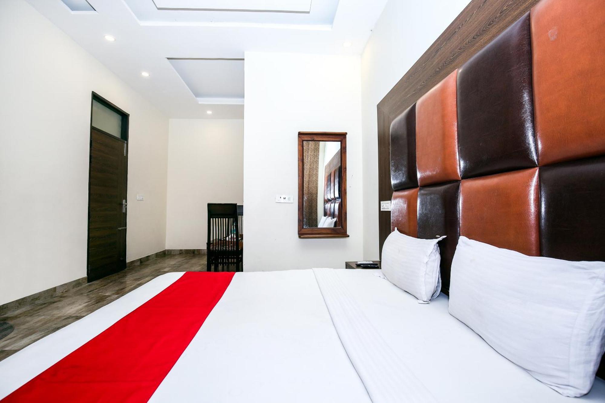 Hotel Woodcrest Zirakpur Chandigarh- Best Family Hotel - Luxurious Rooms - Unit Of Sidham Group Экстерьер фото