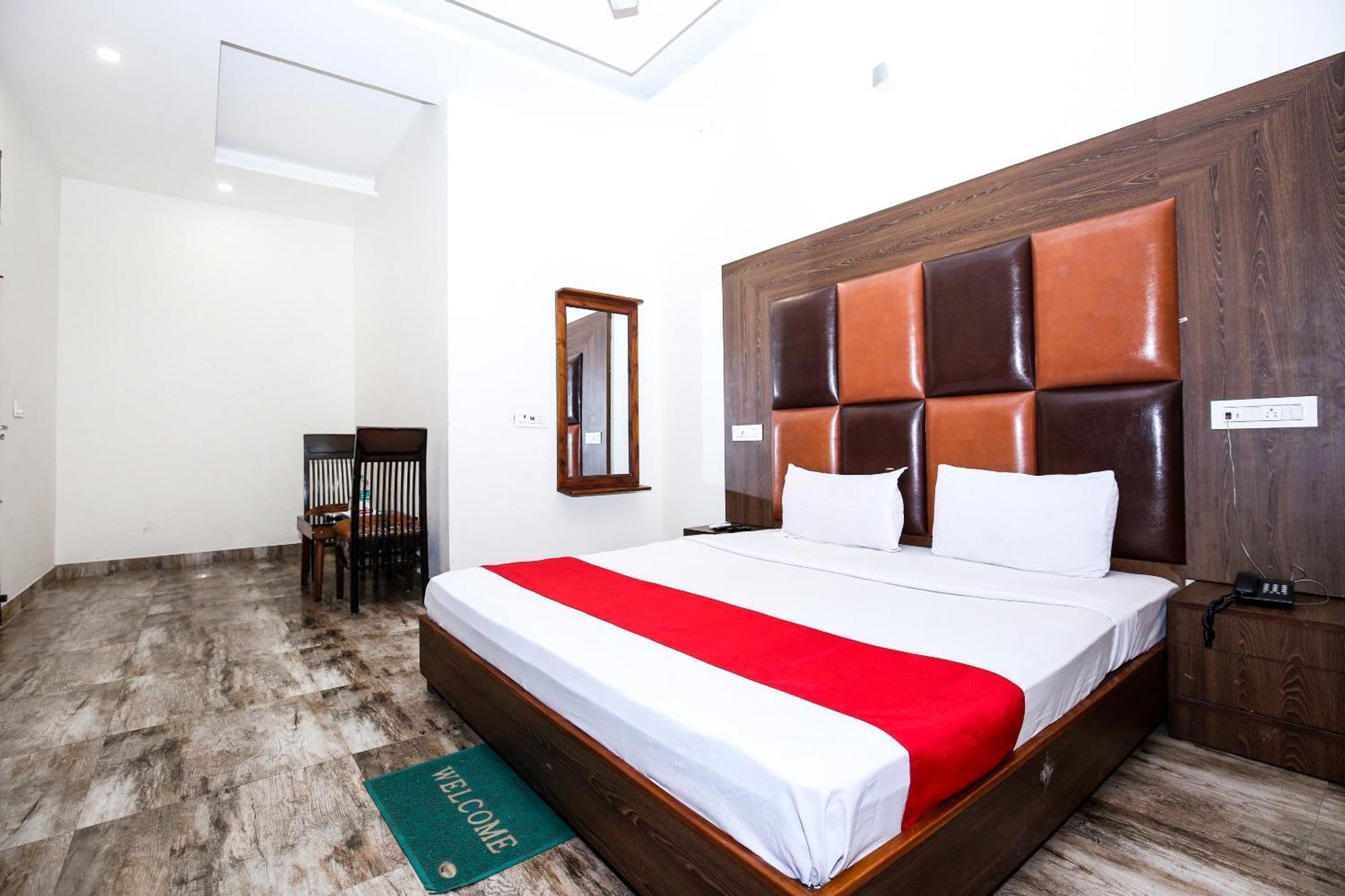 Hotel Woodcrest Zirakpur Chandigarh- Best Family Hotel - Luxurious Rooms - Unit Of Sidham Group Экстерьер фото